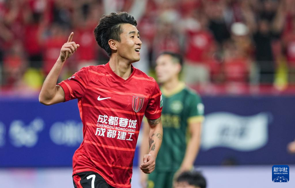 开云官方app下载站-成都蓉城训练开放日，清晨遗憾出局引欢呼，德甲在即，纪律约束更严格-开云官方app下载站